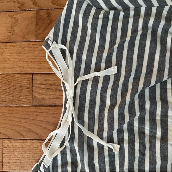 Ann Taylor LOFT top size medium - Picture 2 of 3